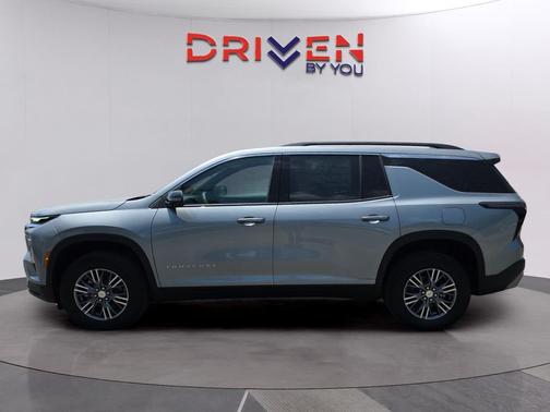 Sterling Gray Metallic 2026 Chevrolet Traverse LT