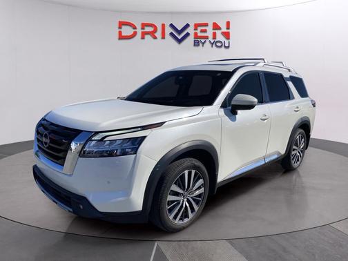 2022 Nissan Pathfinder Platinum 2WD