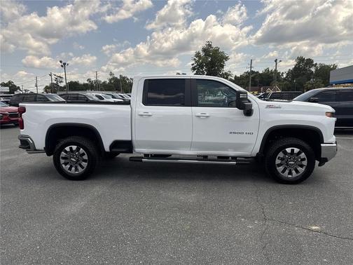 Summit White 2026 Chevrolet Silverado 2500 LT