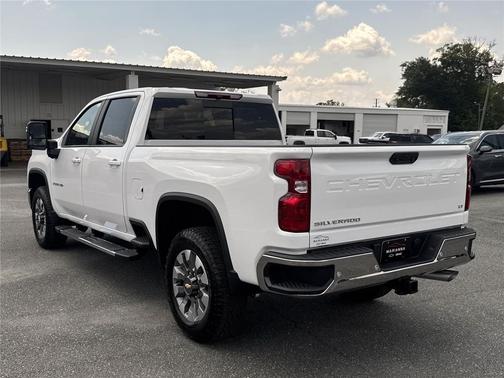 Summit White 2026 Chevrolet Silverado 2500 LT