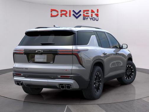 Sterling Gray Metallic 2026 Chevrolet Traverse AWD Z71