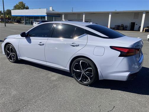 2023 Nissan Altima SR FWD