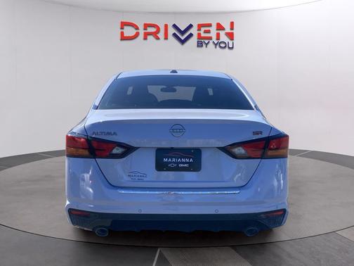 2023 Nissan Altima SR FWD