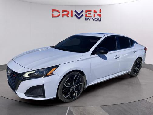 2023 Nissan Altima SR FWD