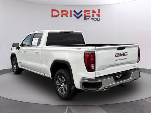 Summit White 2023 GMC Sierra 1500 SLE