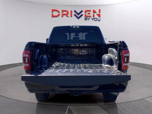 2024 RAM 2500 Laramie Crew Cab 4x4 6'4' Box