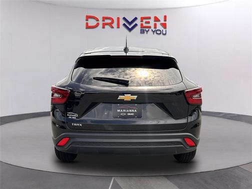 Mosaic Black Metallic 2025 Chevrolet Trax LS