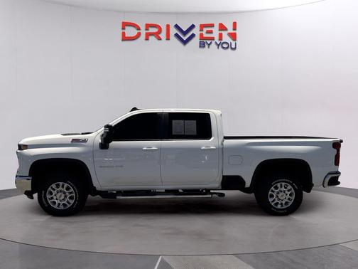 Summit White 2025 Chevrolet Silverado 2500 LT