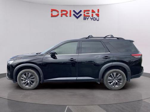 2022 Nissan Pathfinder SV 4WD