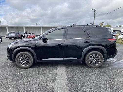 2022 Nissan Pathfinder SV 4WD