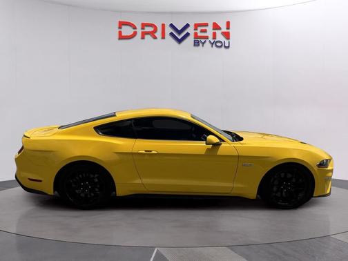TRIPLE YELLOW TRI-COAT 2018 Ford Mustang GT