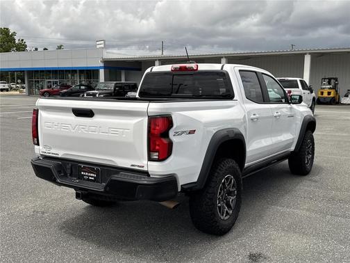 Summit White 2023 Chevrolet Colorado ZR2