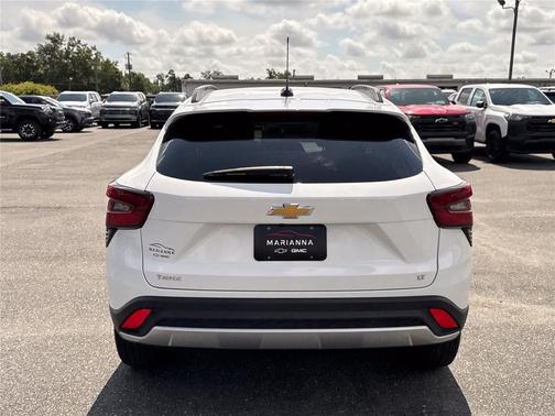 Summit White 2025 Chevrolet Trax LT