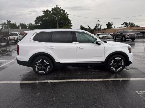 Glacial White Pearl 2025 Kia Telluride S