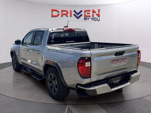 Sterling Metallic 2024 GMC Canyon Elevation