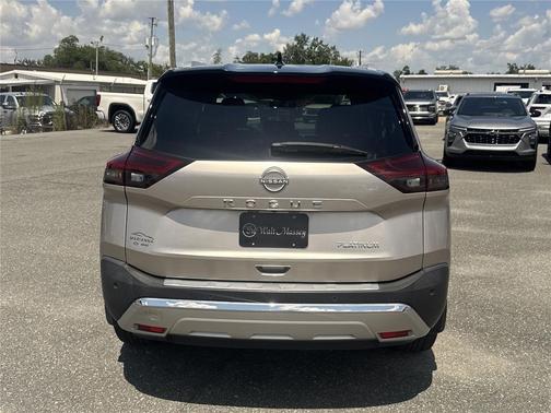 Champagne Silver Metallic/Super Black 2023 Nissan Rogue Platinum