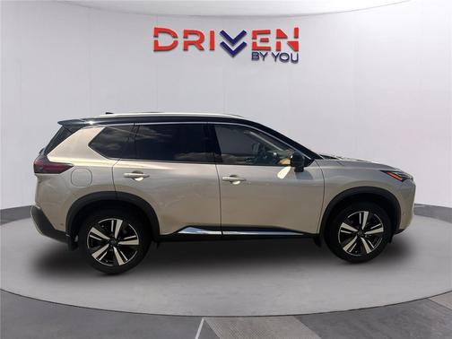 Champagne Silver Metallic/Super Black 2023 Nissan Rogue Platinum
