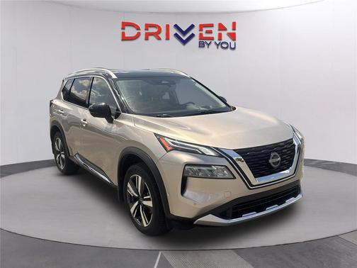 Champagne Silver Metallic/Super Black 2023 Nissan Rogue Platinum