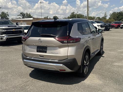 Champagne Silver Metallic/Super Black 2023 Nissan Rogue Platinum