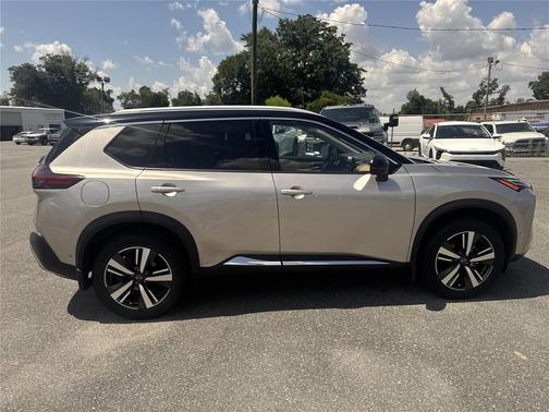 Champagne Silver Metallic/Super Black 2023 Nissan Rogue Platinum