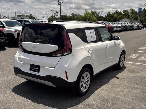 Snow White Pearl 2023 Kia Soul LX