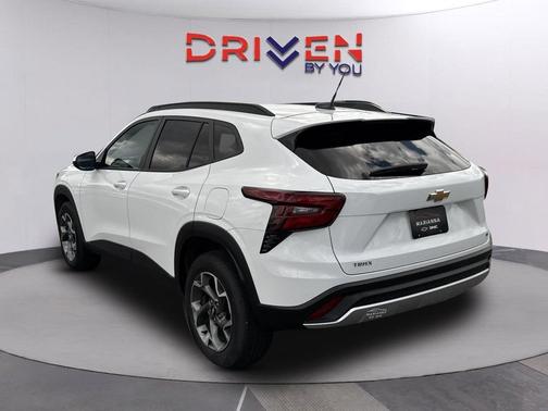 Summit White 2025 Chevrolet Trax LT