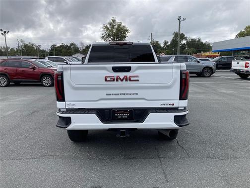 2025 GMC Sierra 2500 AT4