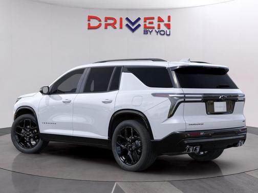 Polar White Tricoat 2026 Chevrolet Traverse RS