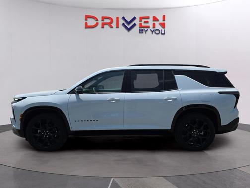 Polar White Tricoat 2026 Chevrolet Traverse RS