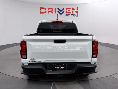 Summit White 2026 Chevrolet Colorado WT