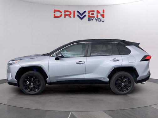 2023 Toyota RAV4 Hybrid SE