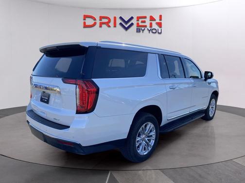 2023 GMC Yukon XL SLT