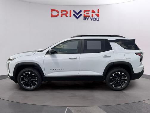 Polar White Tricoat 2026 Chevrolet Equinox FWD RS