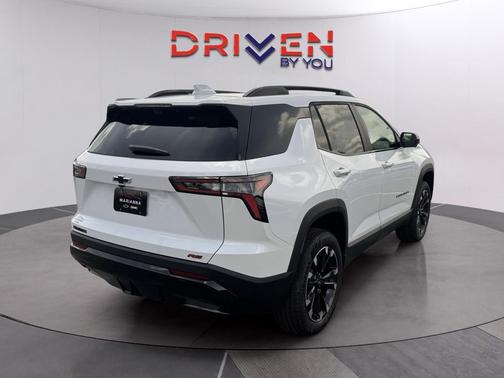 Polar White Tricoat 2026 Chevrolet Equinox FWD RS