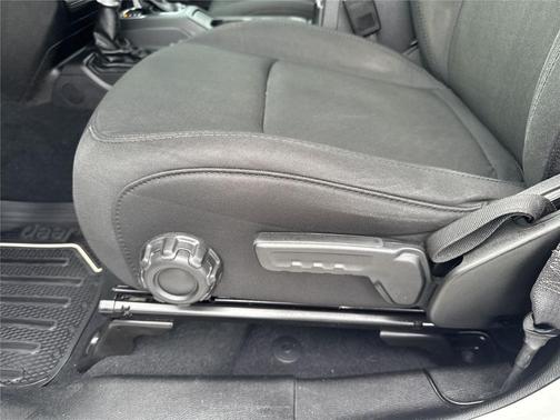 Bright White Clearcoat 2022 Jeep Wrangler Unlimited Sport