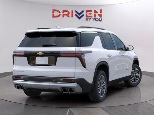 Summit White 2026 Chevrolet Traverse LT