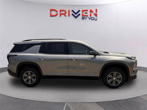 Sterling Gray Metallic 2026 Chevrolet Traverse LT