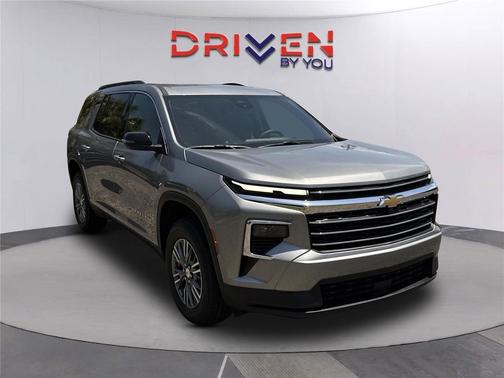 Sterling Gray Metallic 2026 Chevrolet Traverse LT