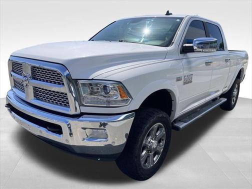 2018 RAM 2500 Laramie Crew Cab 4x4 6'4' Box