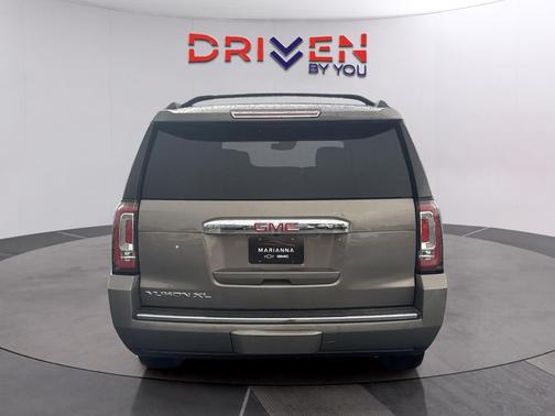 Pepperdust Metallic 2019 GMC Yukon XL Denali