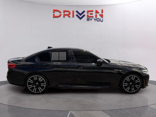 Black Sapphire Metallic 2019 BMW M5 Base