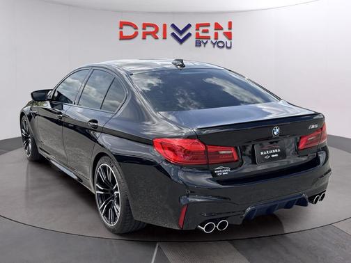 Black Sapphire Metallic 2019 BMW M5 Base