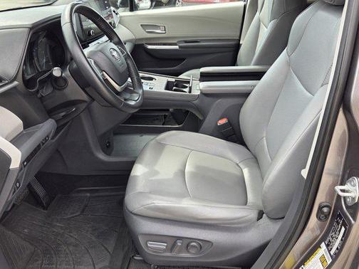 2021 Toyota Sienna XLE 7 Passenger
