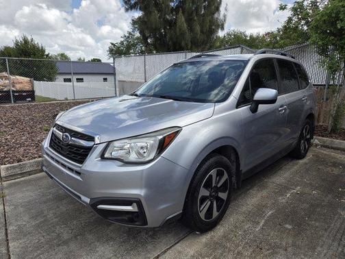 Ice Silver Metallic 2017 Subaru Forester 2.5i Premium