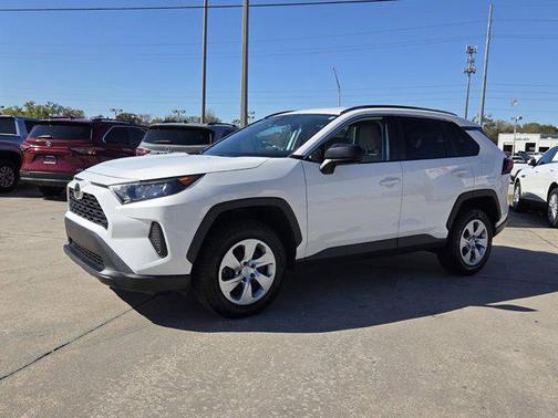 2020 Toyota RAV4 LE