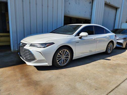 2019 Toyota Avalon Hybrid Limited