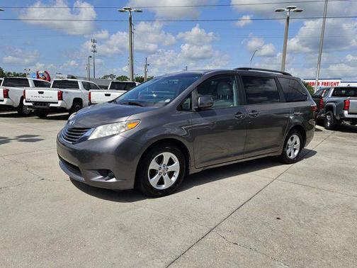 2017 Toyota Sienna LE