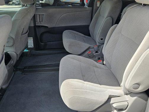 2017 Toyota Sienna LE