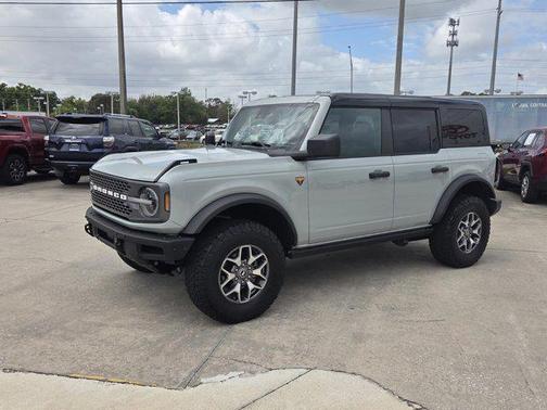 Cactus Gray 2024 Ford Bronco Badlands