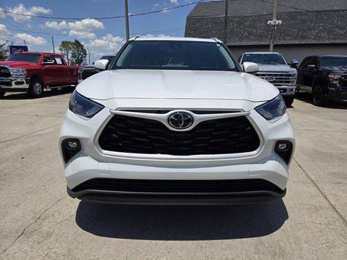 Wind Chill Pearl 2023 Toyota Highlander XLE